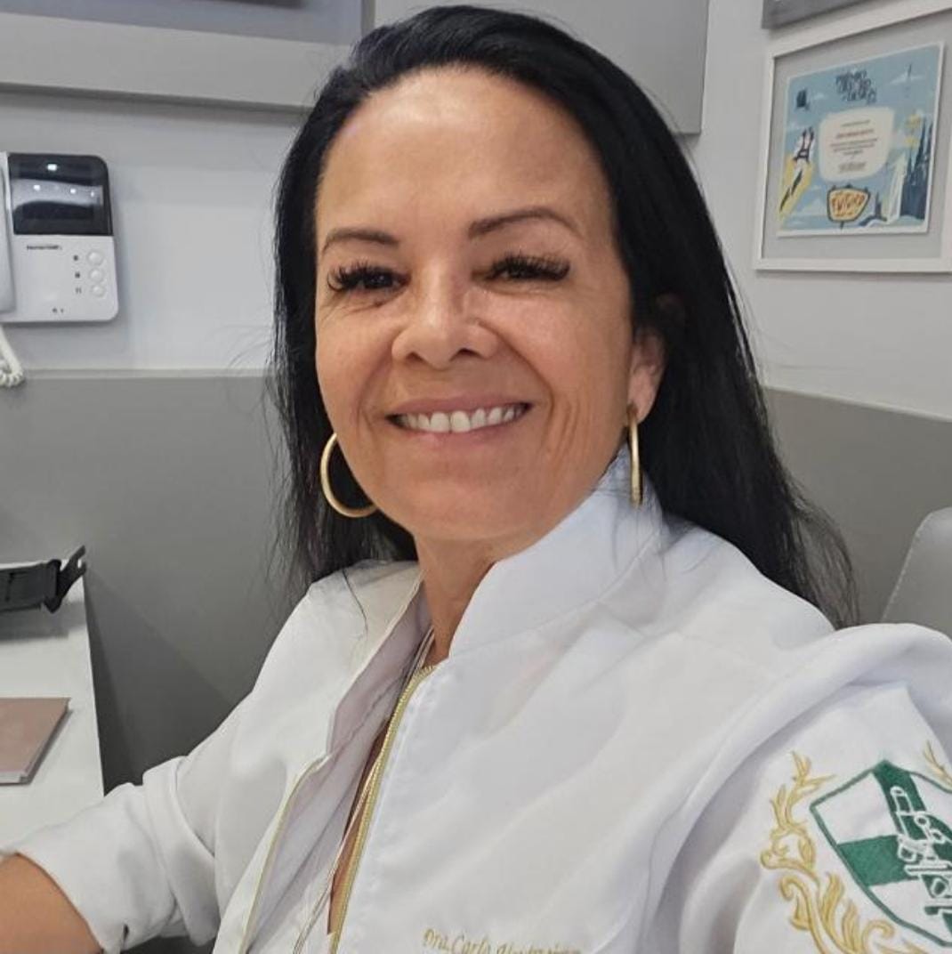 Dra. Carla Barreiro em atendimento